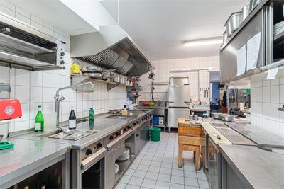 GEWERBEKÜCHE!