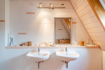 BADEZIMMER 2!