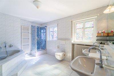 BADEZIMMER!