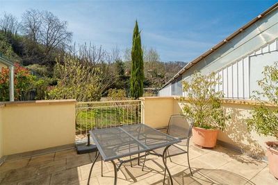 WOHNUNG 3: TERRASSE! WOHNUNG 3: TERRASSE!