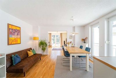 WOHNUNG 1: ESSEN! WOHNUNG 1: ESSEN!