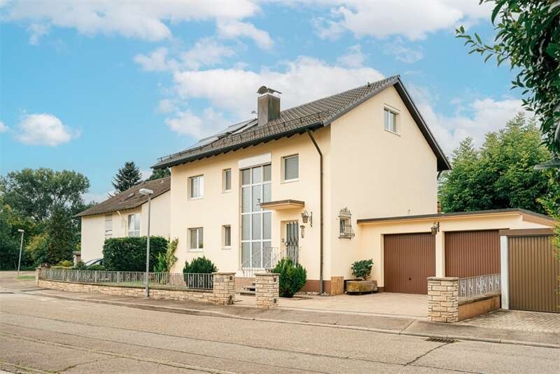 ANSICHT VON DER STRAßE!