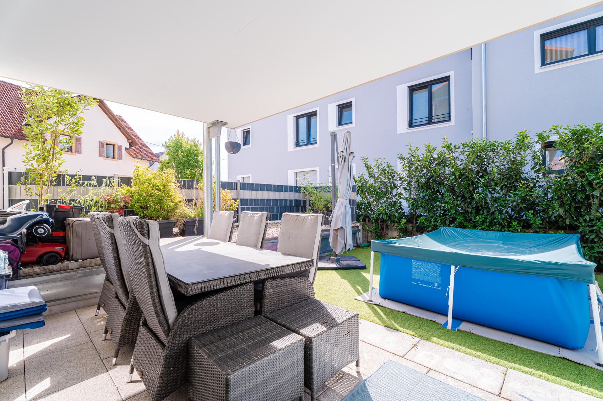 Ansicht Terrasse mit Garten
