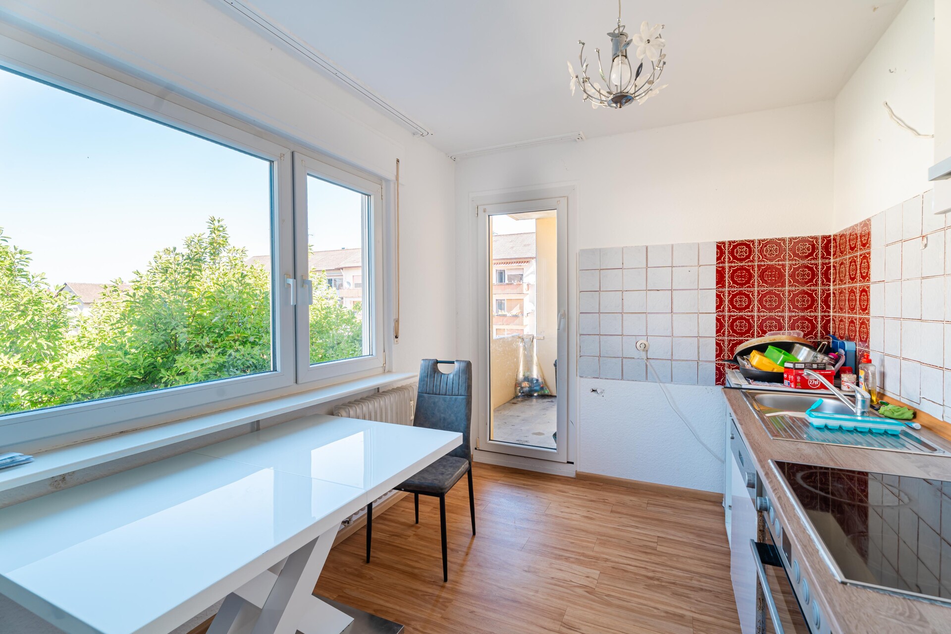 Küche mit Balkon