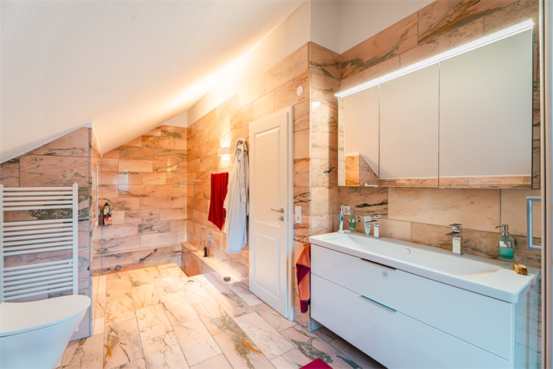 BADEZIMMER!