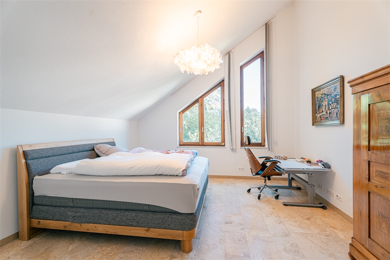 SCHLAFZIMMER!