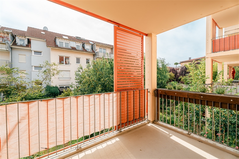 ÜBERDACHTER BALKON!