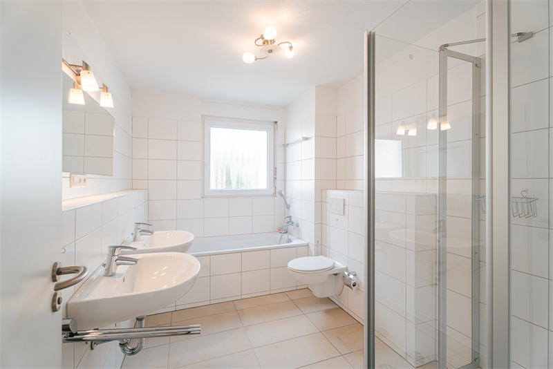 BADEZIMMER OG!
